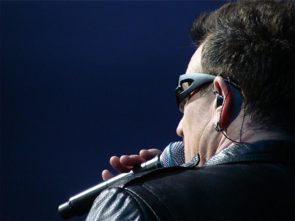 U2