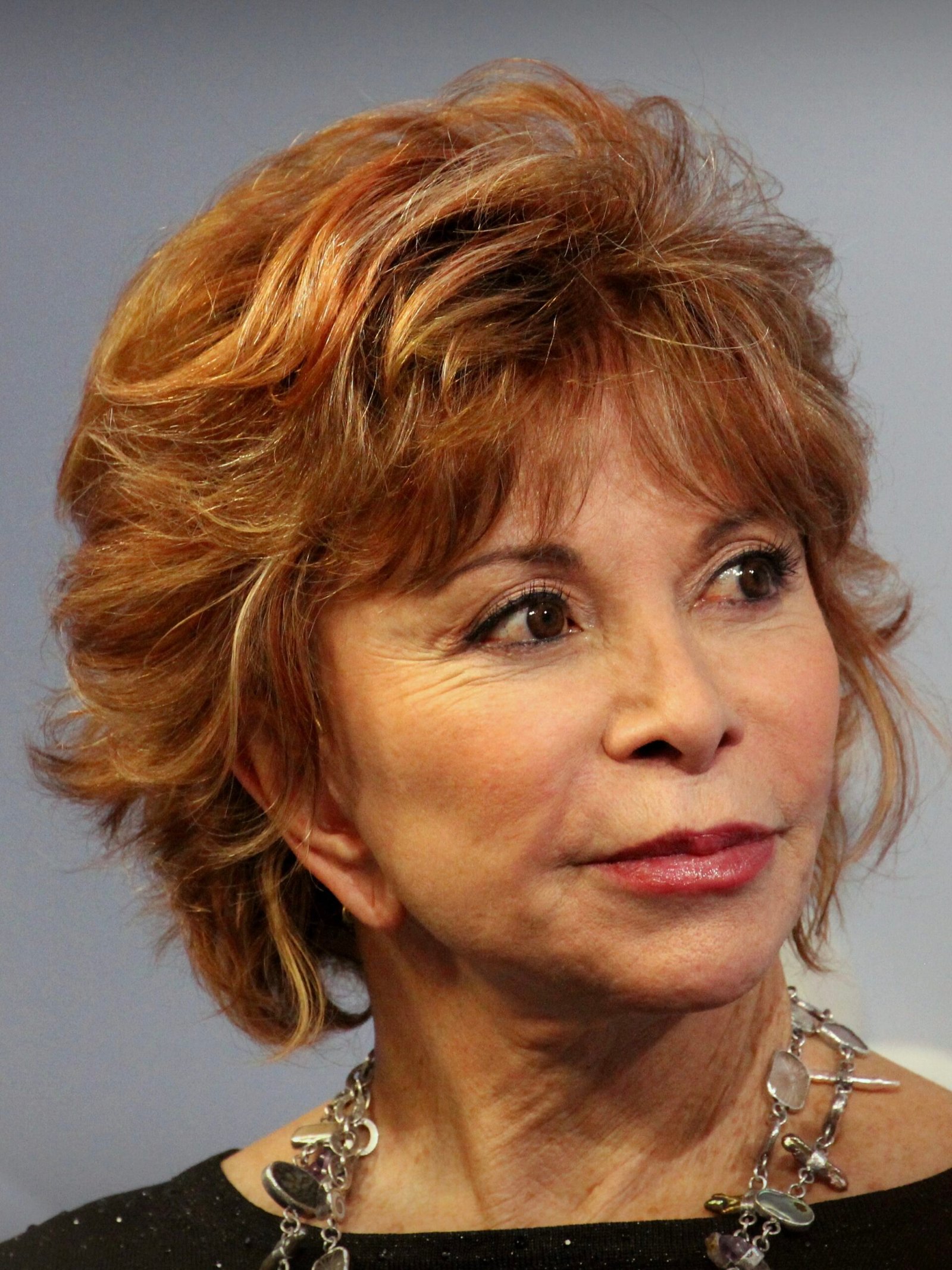 The House of the Spirits – Isabel Allende (1982)