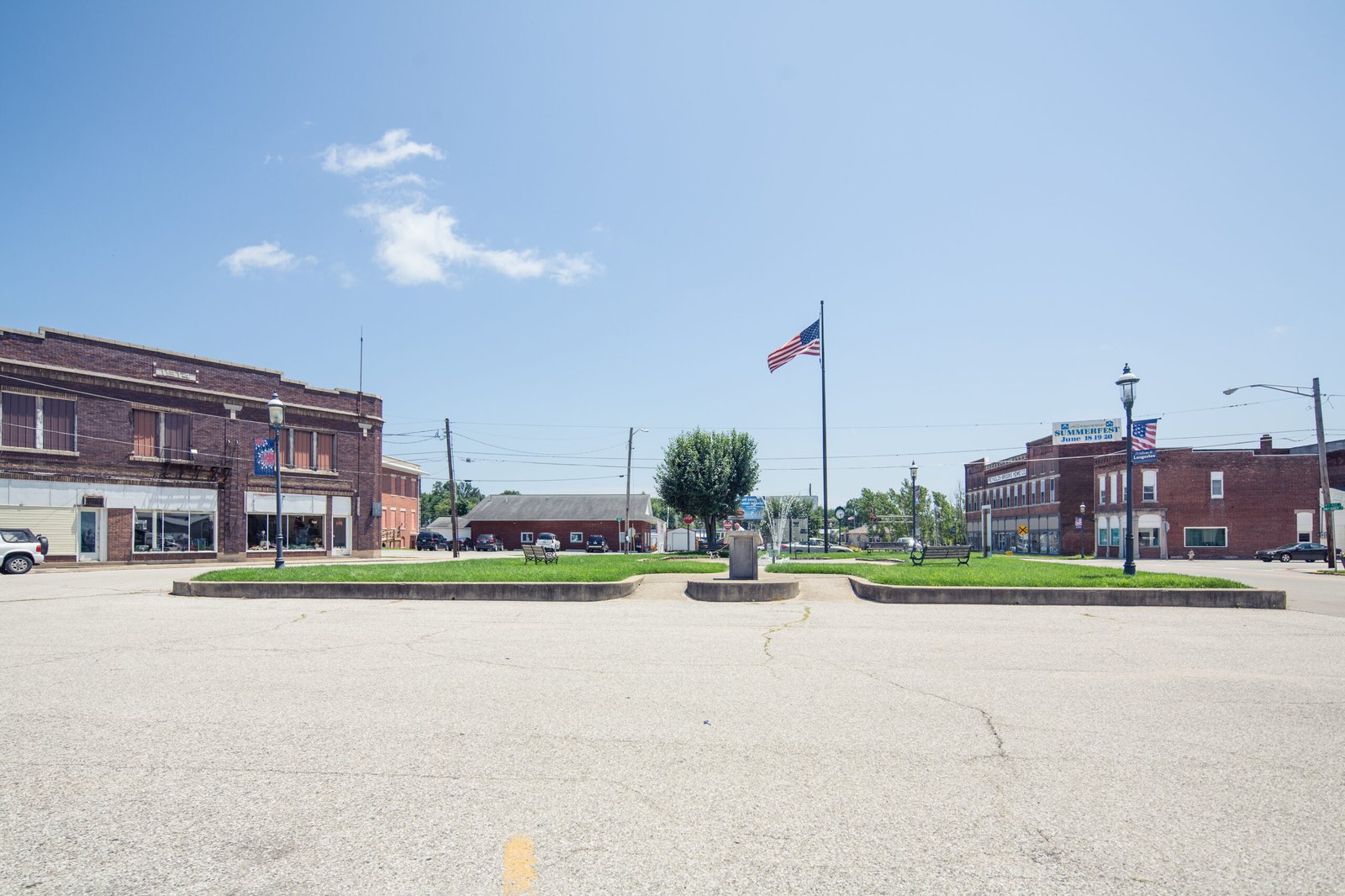 Loogootee, Indiana