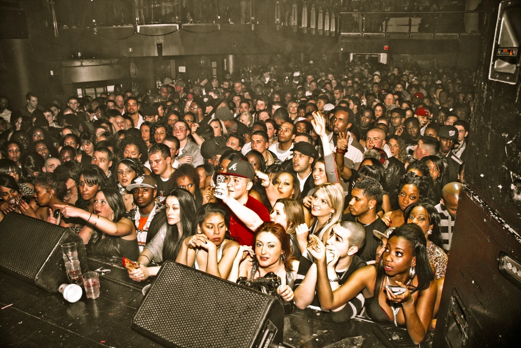 Electrifying Live Performances (image credits: rawpixel)