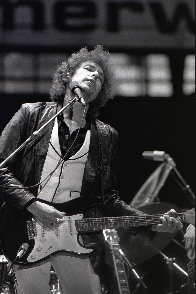 Street-Legal (1978) – A Departure Into Pop and Gospel (image credits: wikimedia)