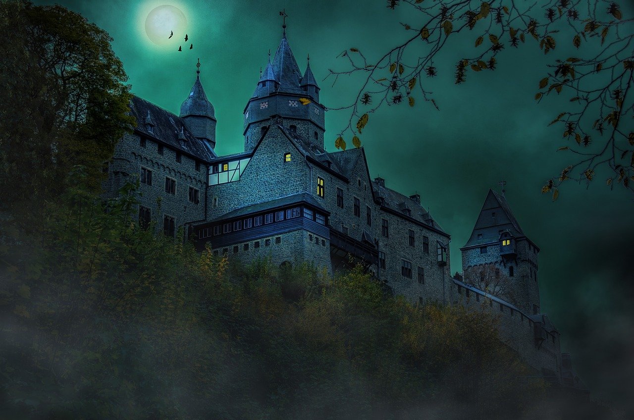 The Middle Ages Were Dark and Backward (image credits: pixabay)