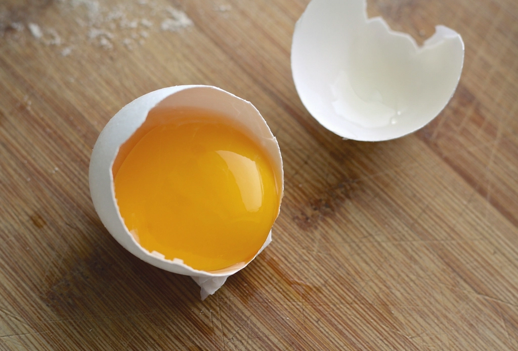 Egg Yolks 🥚 (image credits: rawpixel)