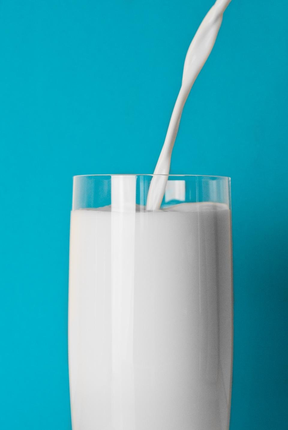 Fortified Dairy & Plant-Based Milks 🥛 (image credits: stocksnap)