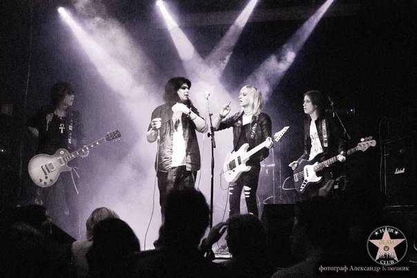 7. Hair Metal (1980s) (image credits: wikimedia)