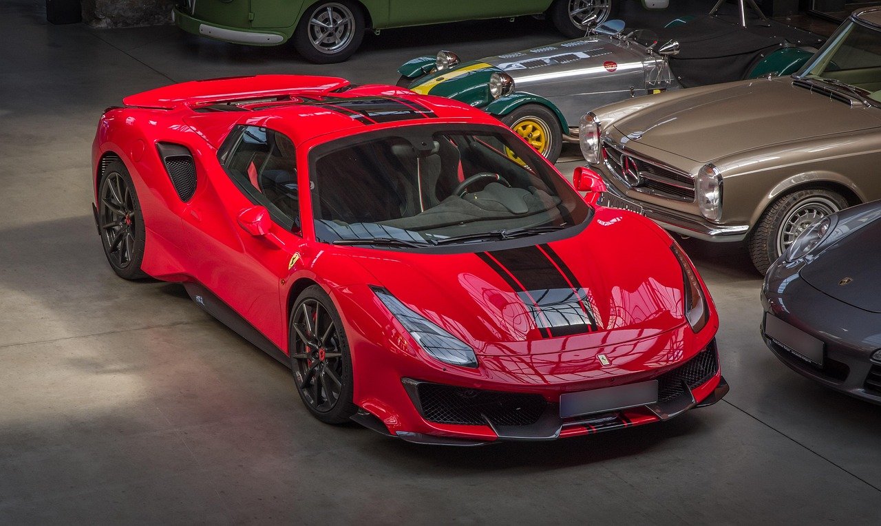 Ferrari – The Ultimate Luxury Car (image credits: pixabay)