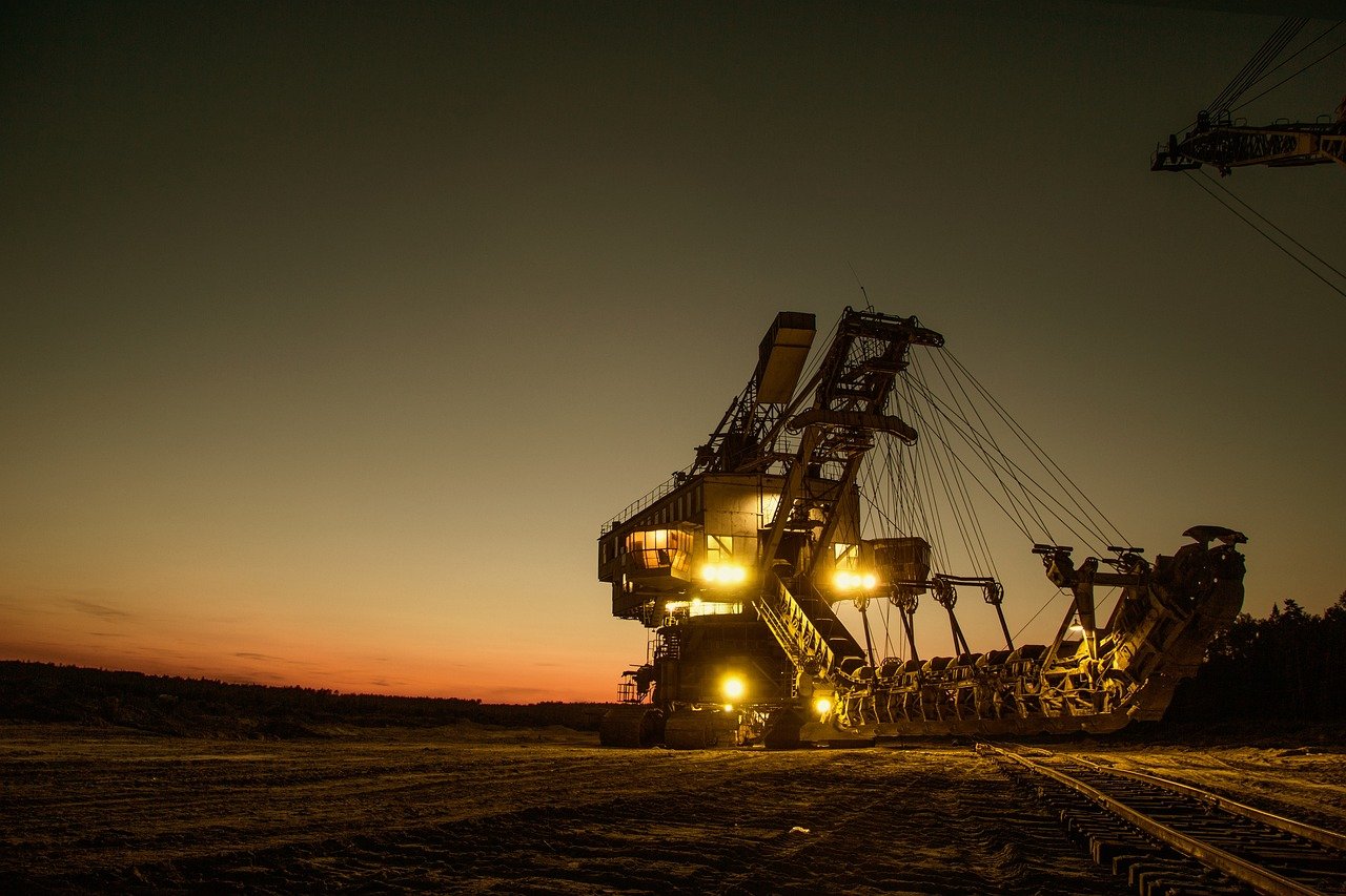 Mining Industry (Including Oil and Gas Extraction) (image credits: pixabay)