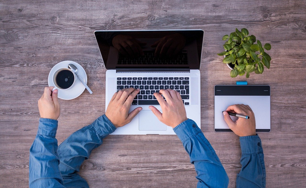 7. Multitasking All the Time 🧠💥 (image credits: pixabay)