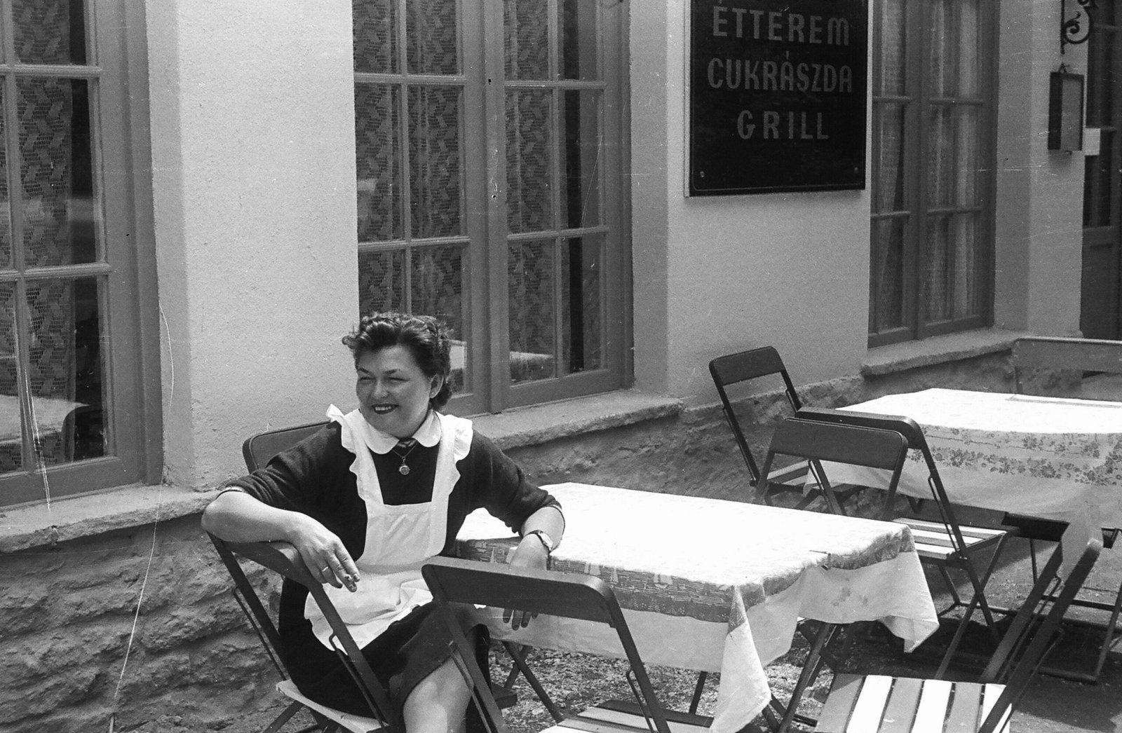 Hospitality and Food Service Workers – Keeping the World Fed (image credits: wikimedia)