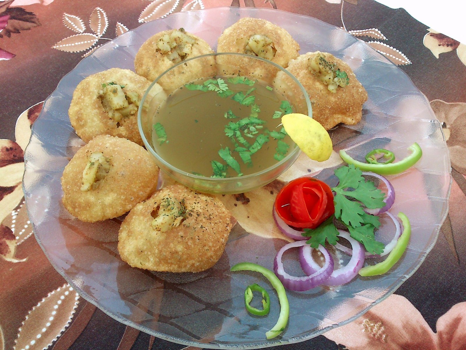 Pani Puri (Golgappa / Puchka) – The Ultimate Street Snack (image credits: wikimedia)