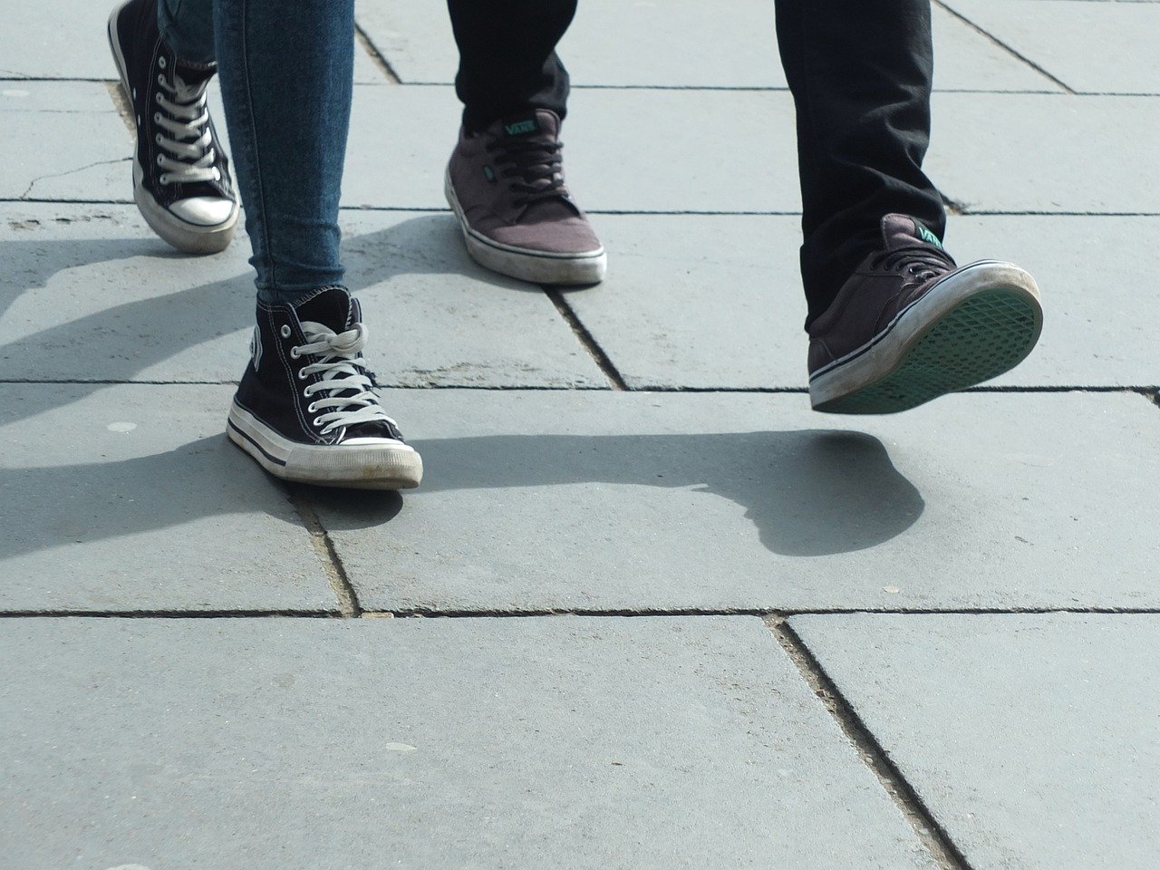 Walk 7,000-10,000 Steps a Day 🚶‍♂️ (image credits: pixabay)