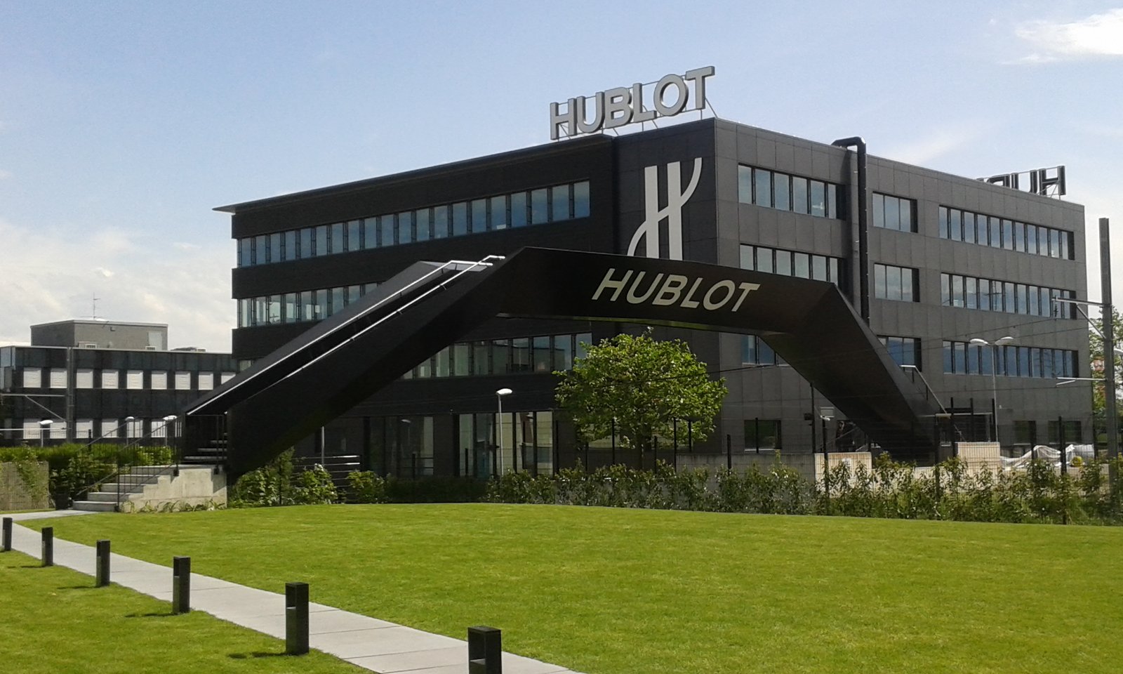 Hublot: Bold, Modern, and Unapologetic (image credits: wikimedia)