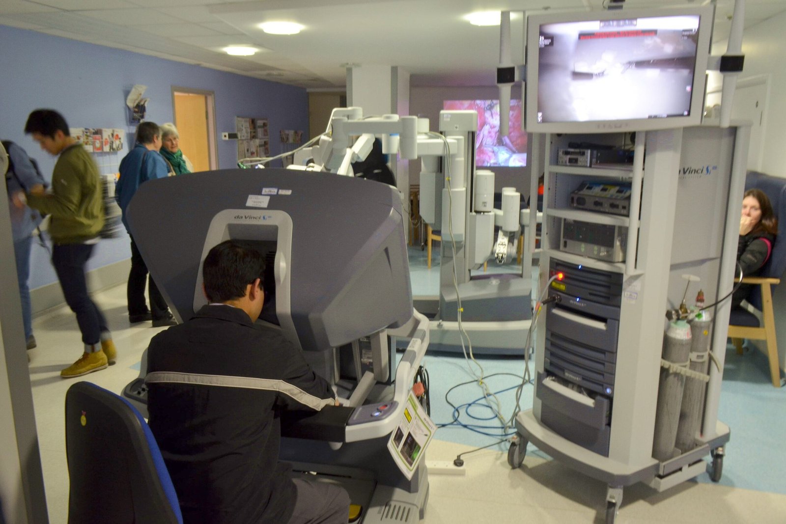 Medical Devices – da Vinci Surgical System (image credits: wikimedia)