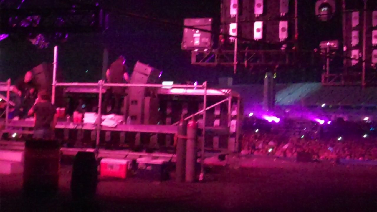 11. Electric Daisy Carnival (EDC) Las Vegas (image credits: wikimedia)