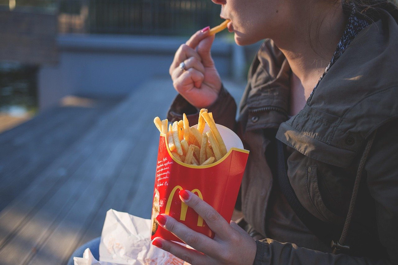 15. Reverse Eating Videos (image credits: pixabay)