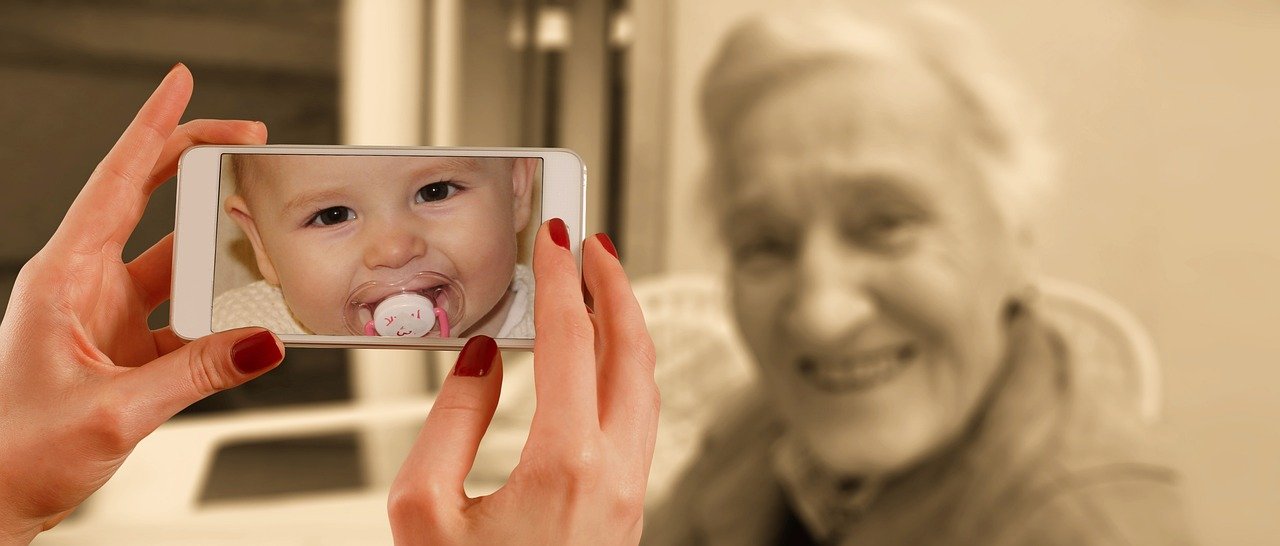 Understanding Sleep Changes with Age (image credits: pixabay)