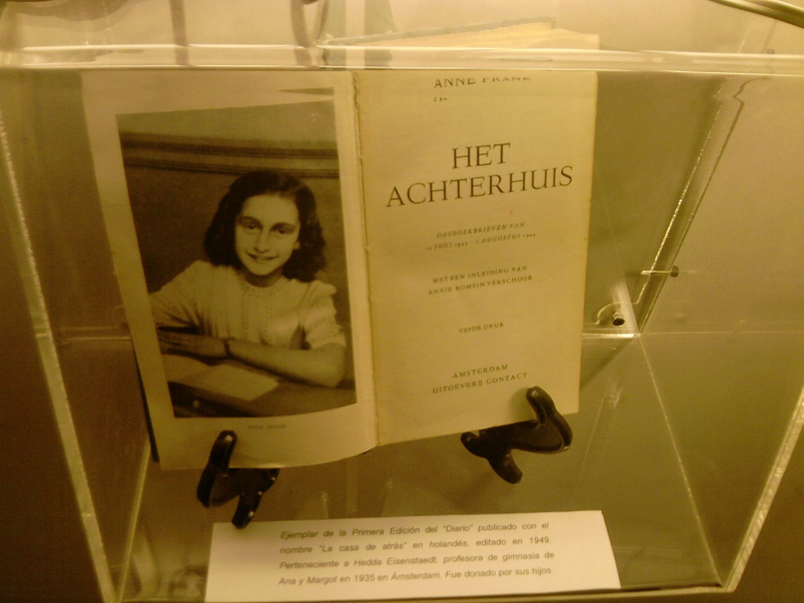 The Diary of a Young Girl by Anne Frank (image credits: wikimedia)