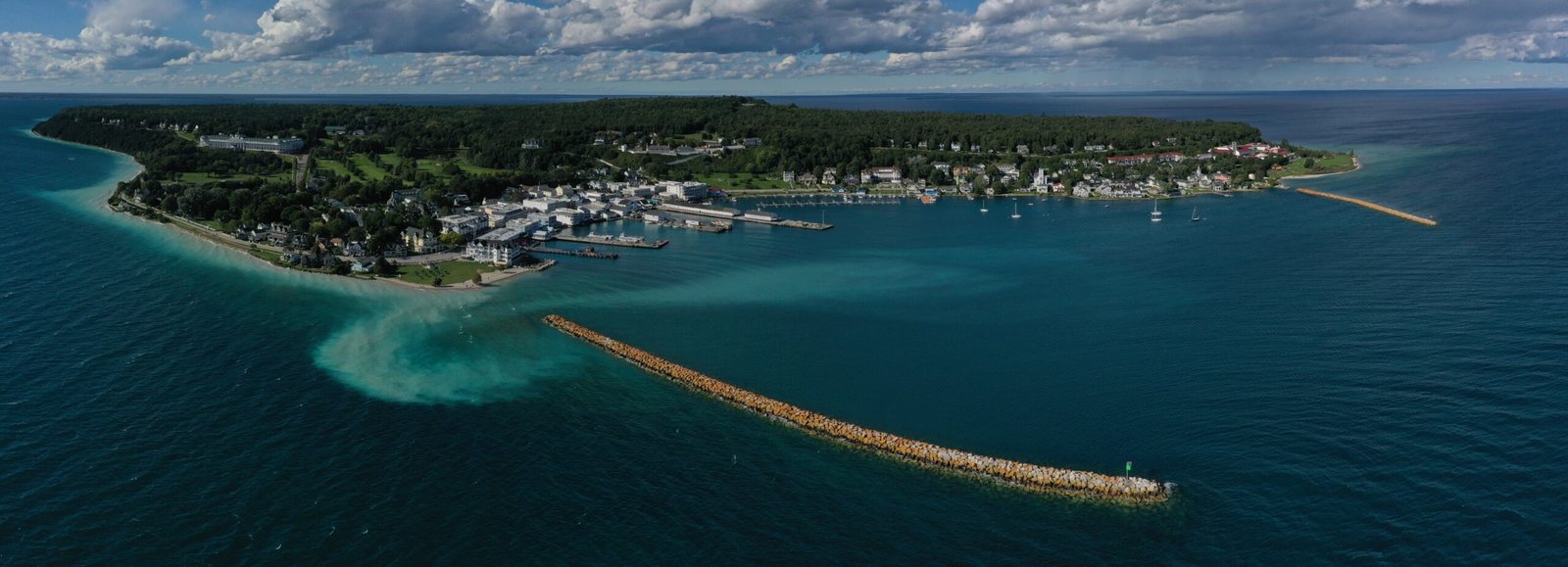 6. Mackinac Island, Michigan (image credits: wikimedia)