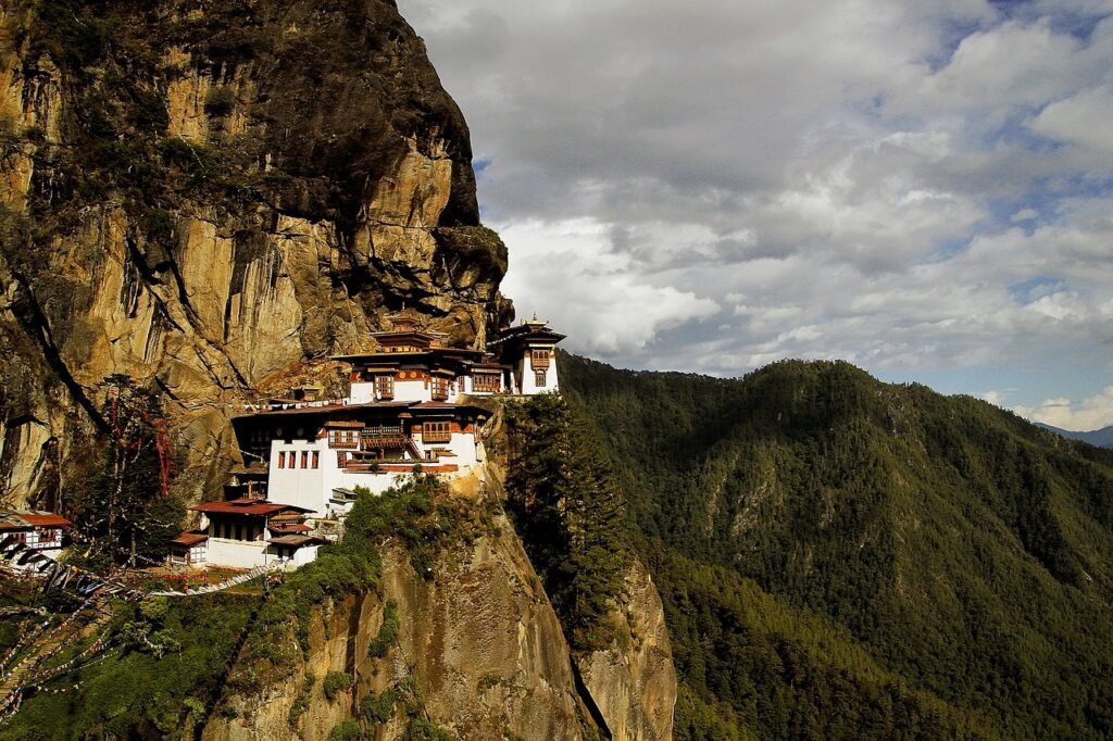 The Ultimate Guide to Eco-Tourism in 2025: Best Sustainable Destinations