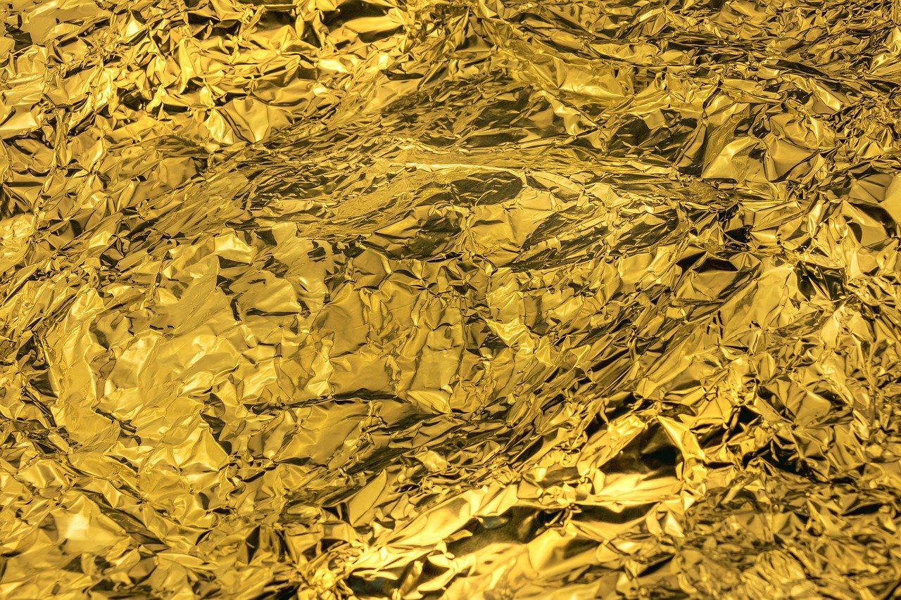 1. Edible Gold Leaf – Up to $330/kg (image credits: pixabay)