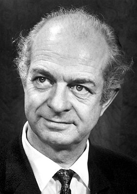 Linus Pauling – The Chemist Who Changed Our Understanding of Molecules and Health (image credits: wikimedia)
