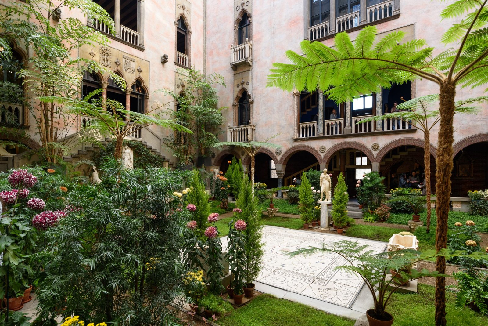 The Isabella Stewart Gardner Museum Heist – The Greatest Unsolved Art Theft (image credits: wikimedia)