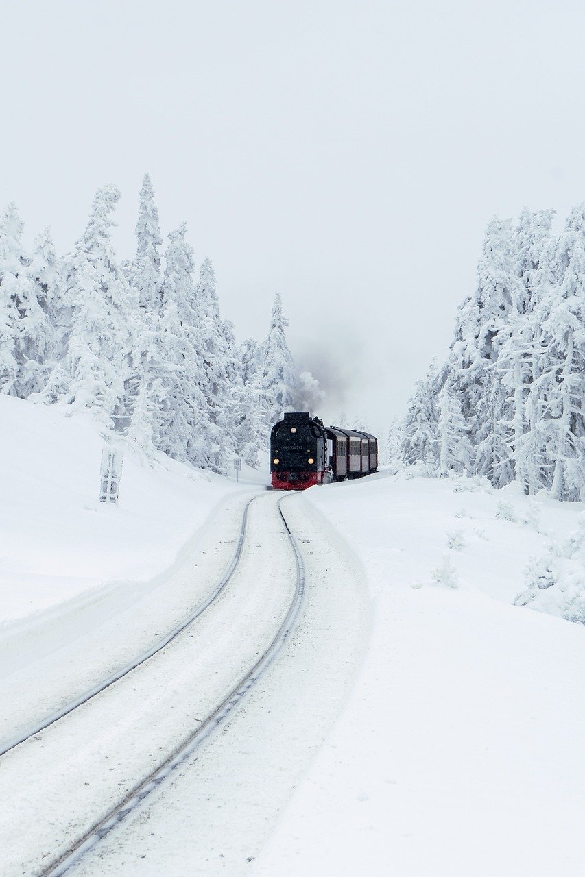 The GE Evolution Series Locomotive Engine – 4,400 Horsepower (image credits: pixabay)