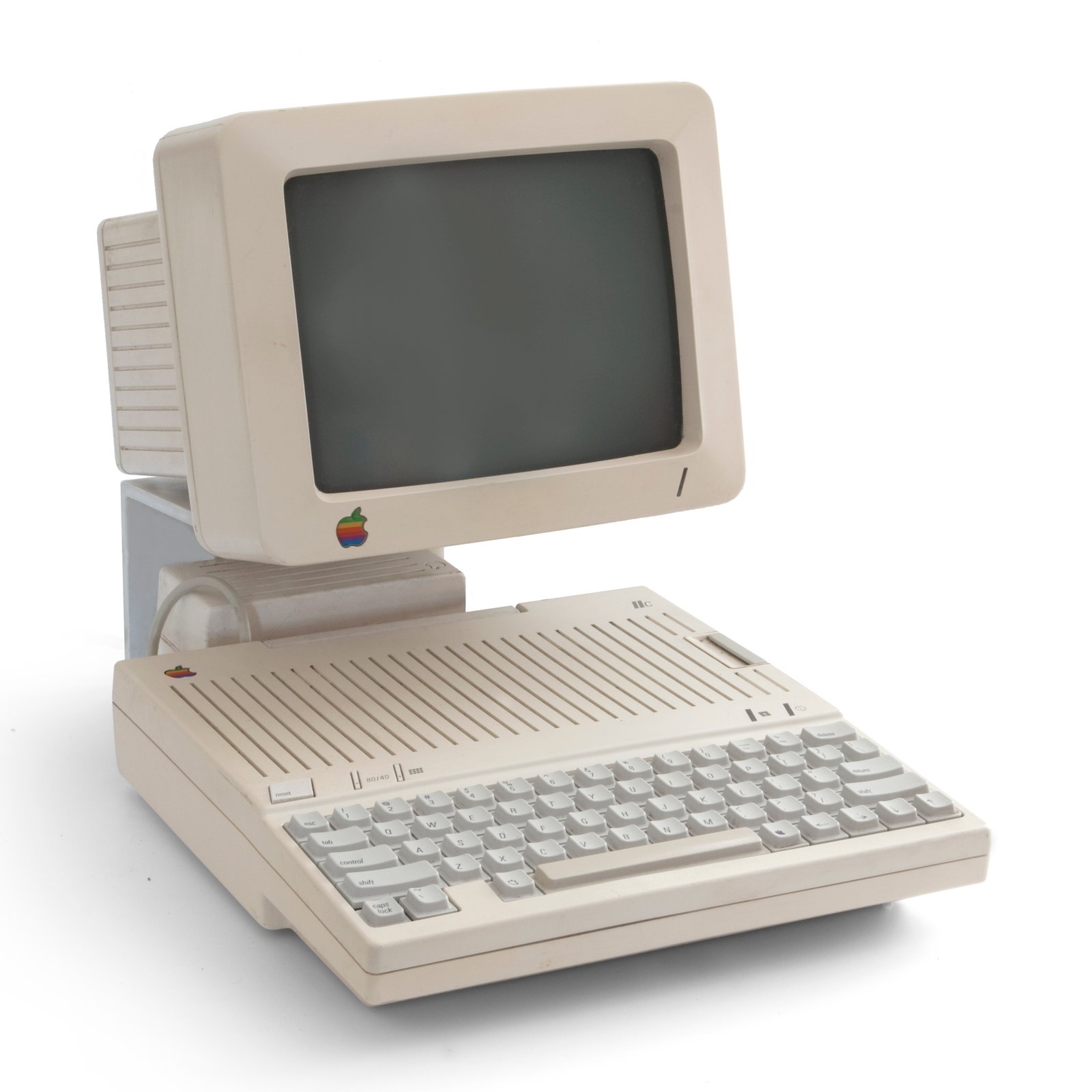 Apple (image credits: wikimedia)