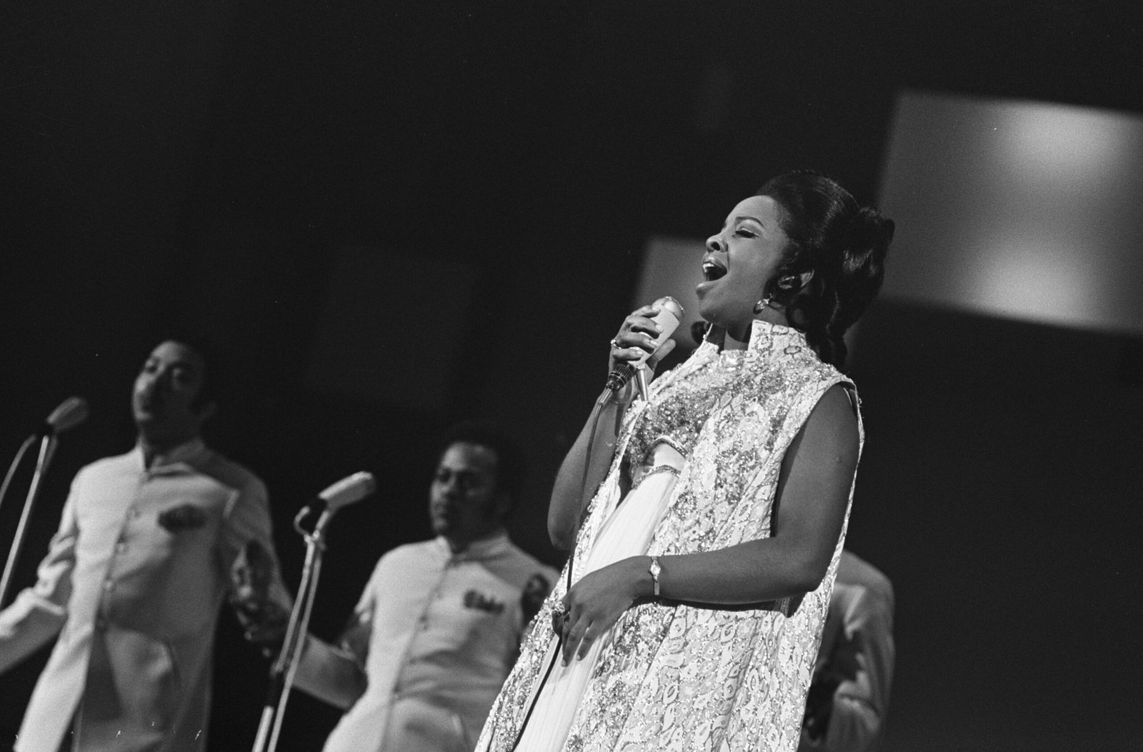 I Heard It Through the Grapevine – Gladys Knight & the Pips (1967) (image credits: wikimedia)