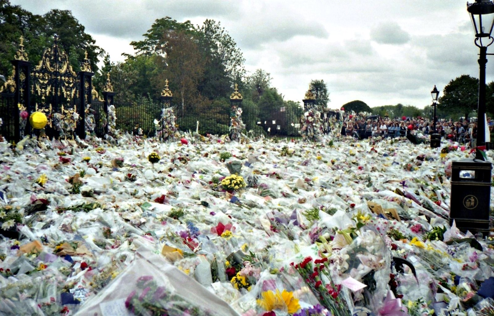6. The Death of Princess Diana (1997) (image credits: wikimedia)