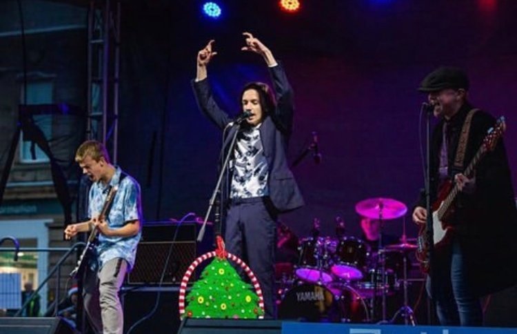 Red Hot Chili Peppers (image credits: wikimedia)