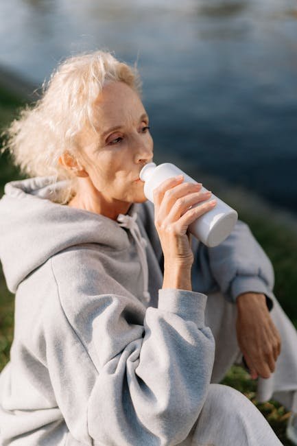 8. Stay Hydrated 💧 (image credits: pexels)