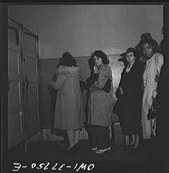 Public Restroom Inequality (image credits: wikimedia)