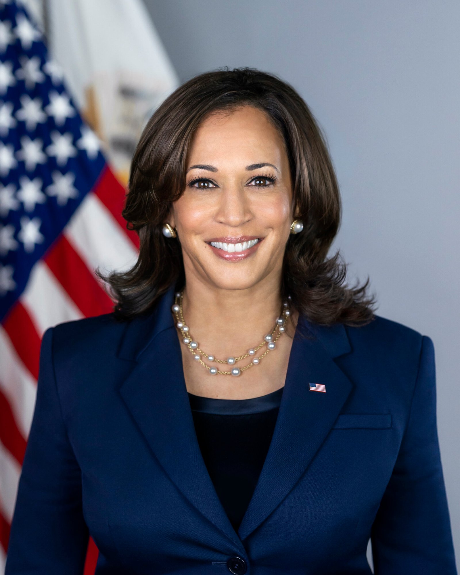 Kamala Harris: Shattering the Glass Ceiling (image credits: wikimedia)