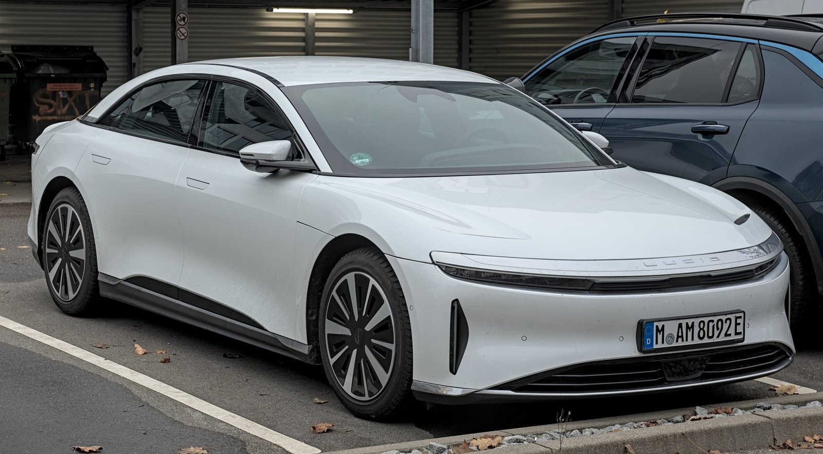 Lucid Motors: Luxury Meets Range (image credits: wikimedia)