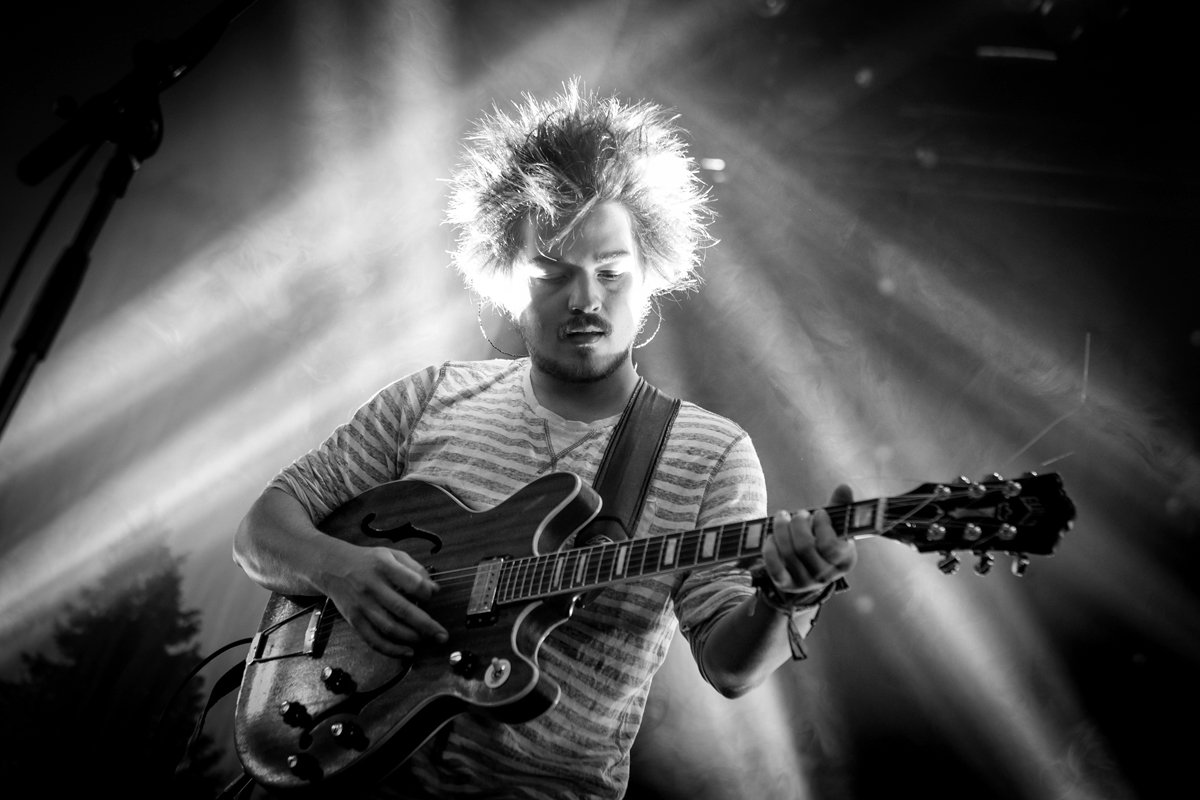 Milky Chance: Indie Folk Meets Electronic (image credits: wikimedia)