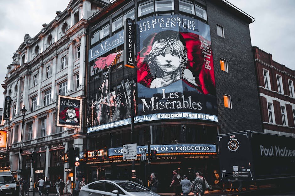 7️⃣ Les Misérables – Victor Hugo 🇫🇷📖 (image credits: pexels)