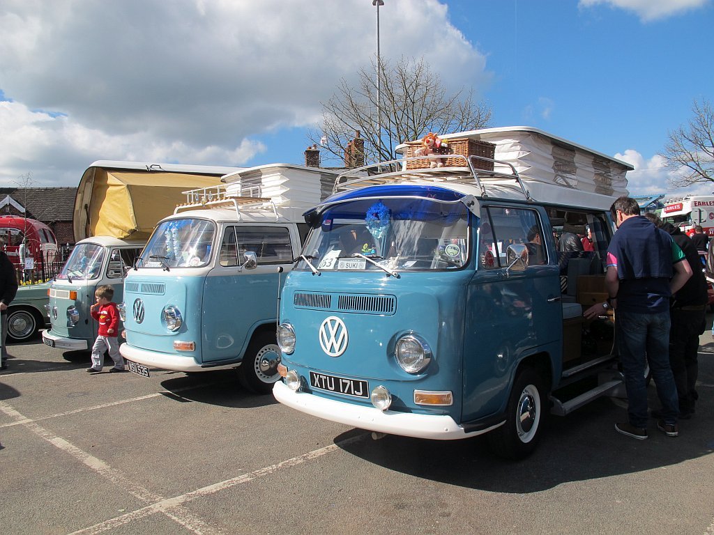 Music Festivals: Why You Should Choose a Camper Van Over a Tent (Or Vice Versa)