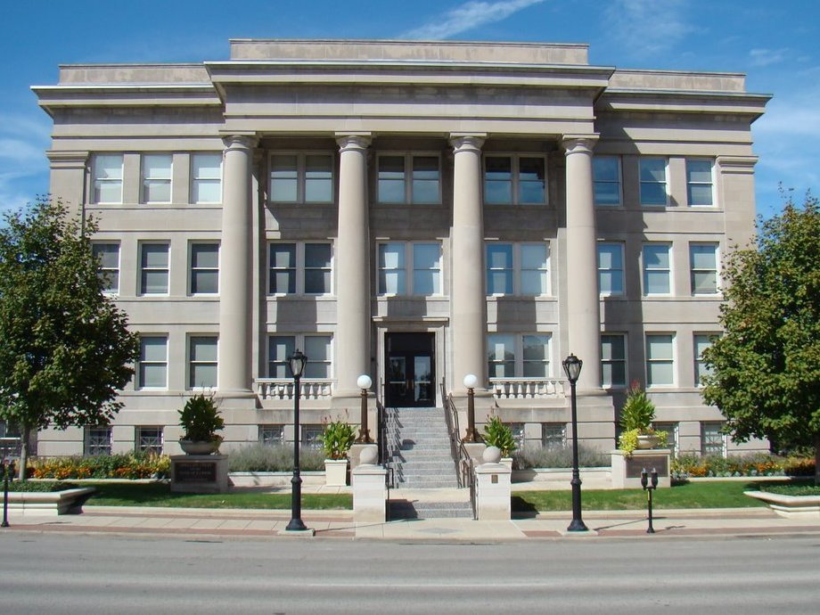 Children Taking Mom to Court Over Christmas Gifts (image credits: wikimedia)