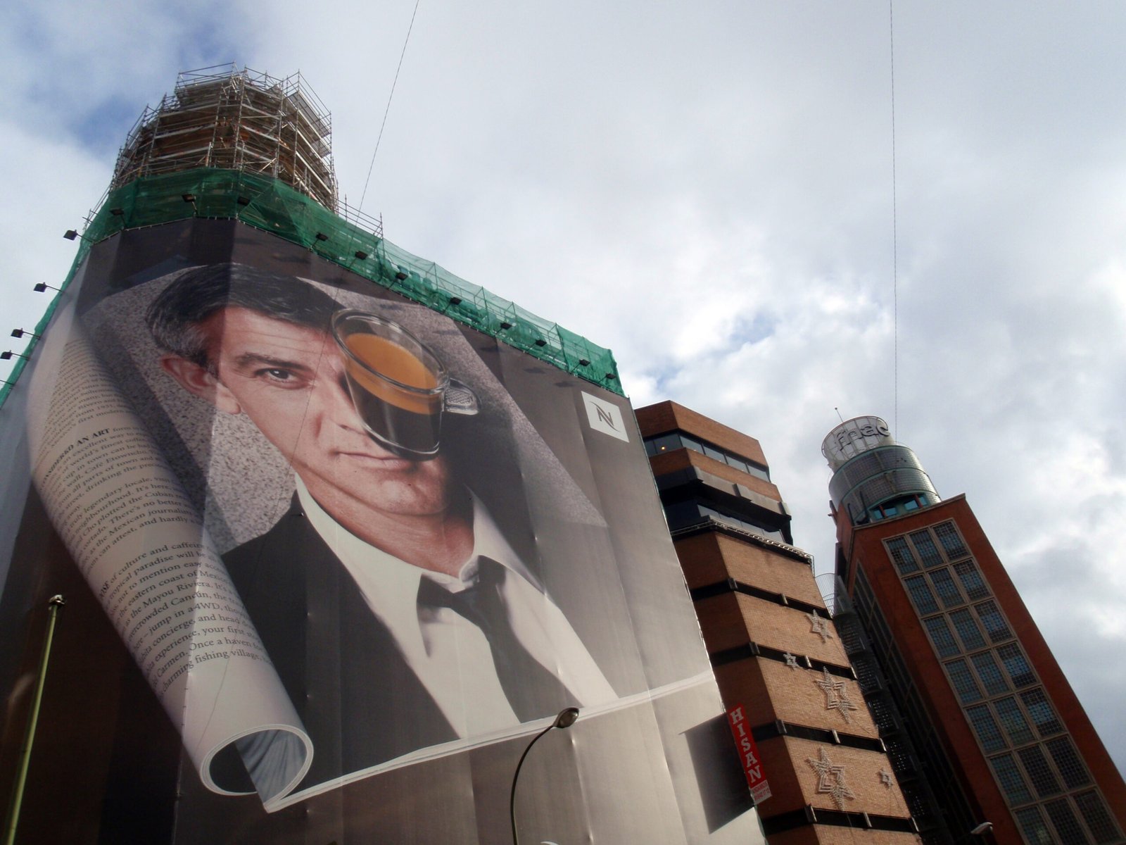 George Clooney Makes Coffee Sexy for Nespresso (image credits: wikimedia)