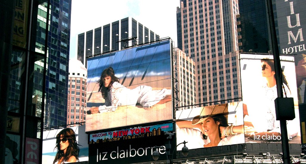 Cindy Crawford's Pepsi Super Bowl Moment (image credits: wikimedia)