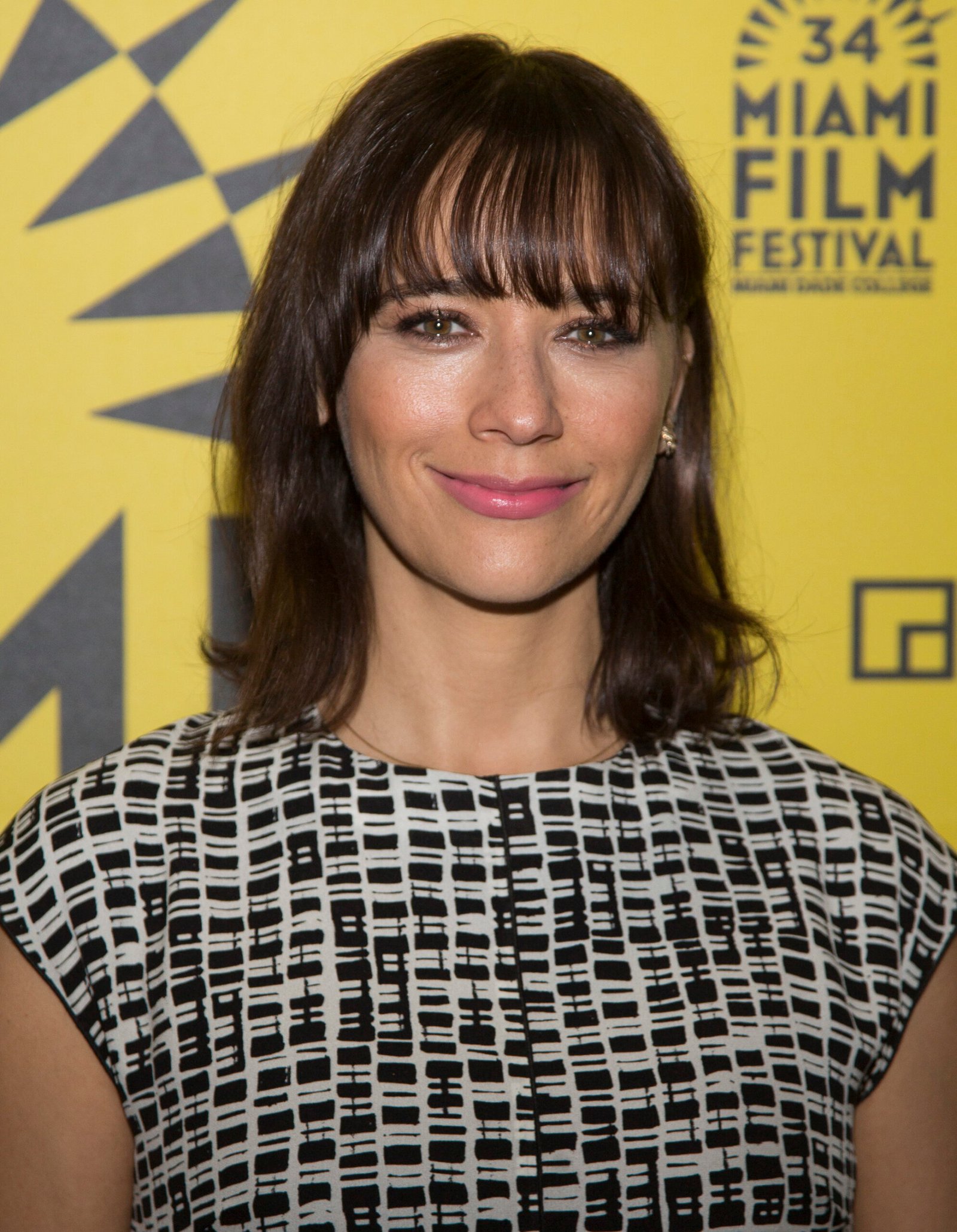 Rashida Jones – Music and Movie Royalty (image credits: wikimedia)