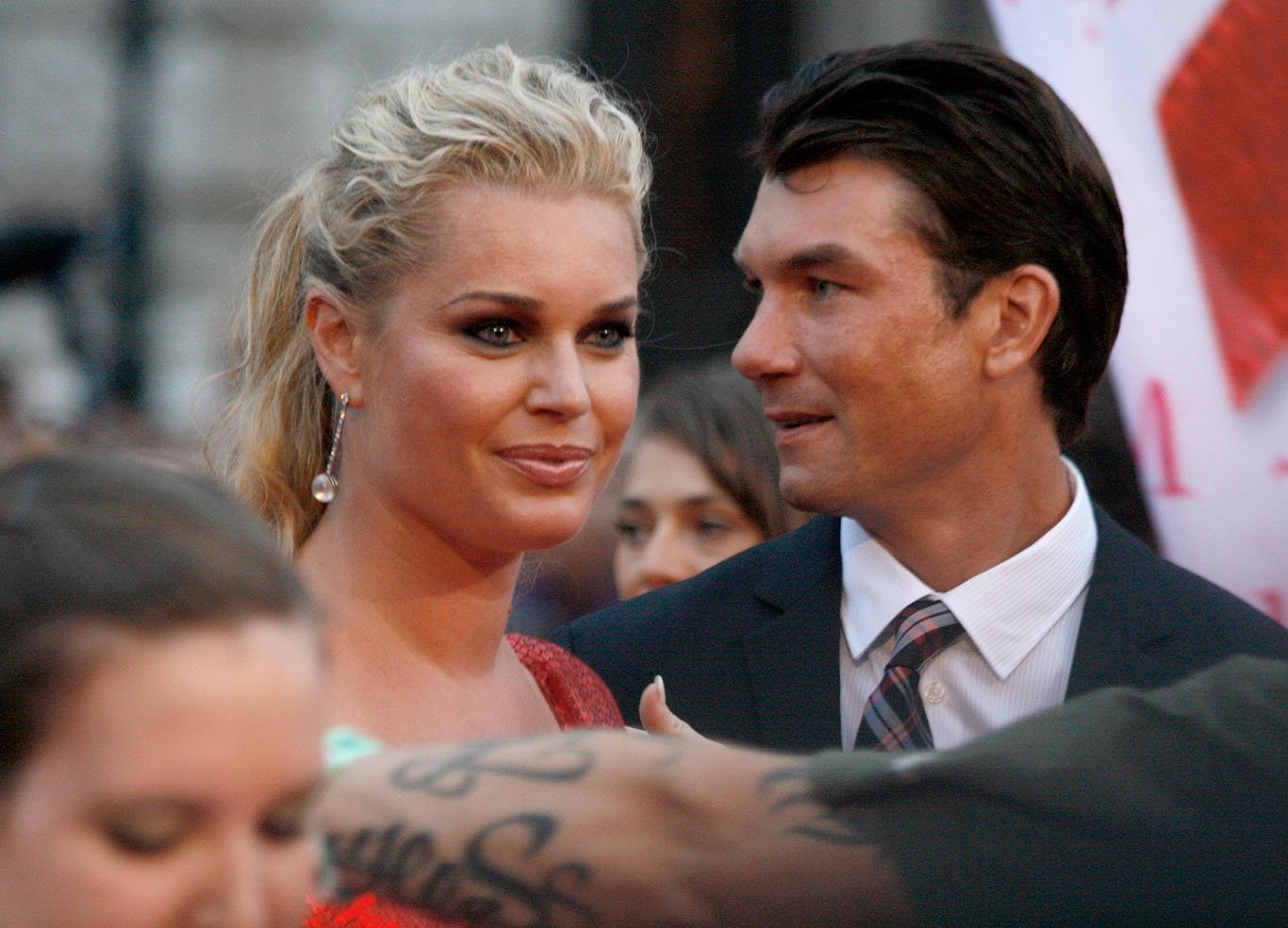 Rebecca Romijn & Jerry O'Connell: Double Trouble (image credits: wikimedia)
