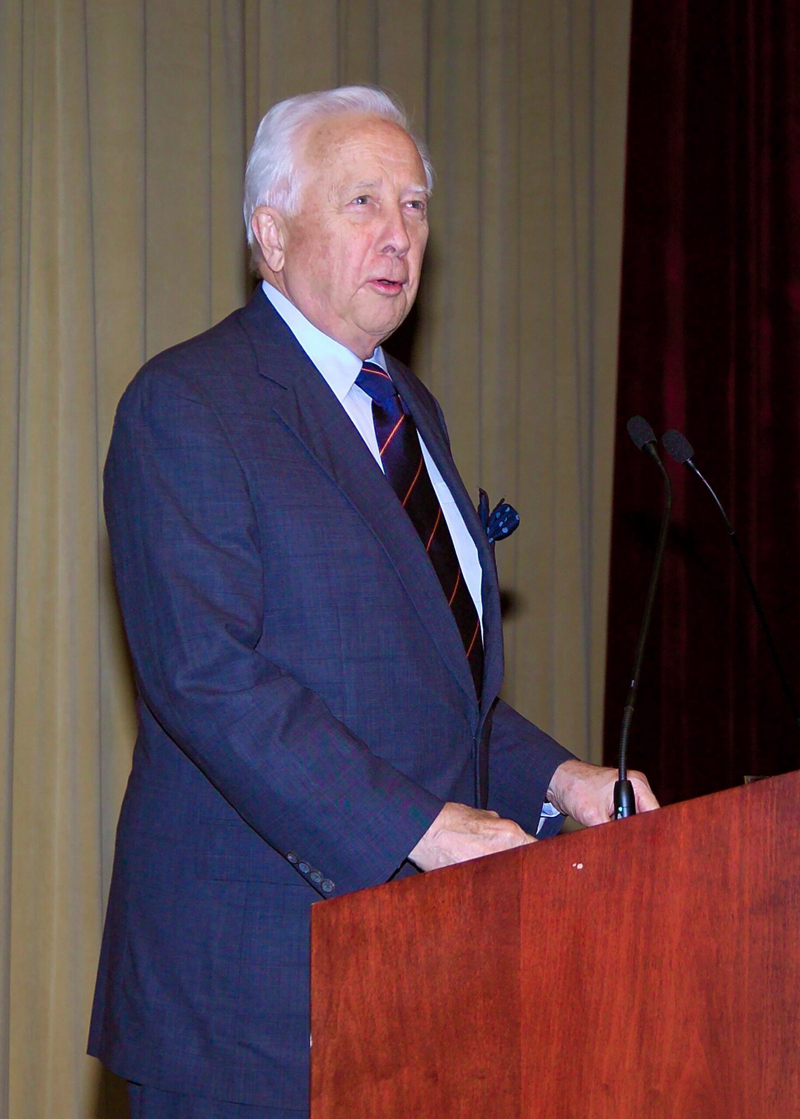 1776 – David McCullough (2005) (image credits: wikimedia)