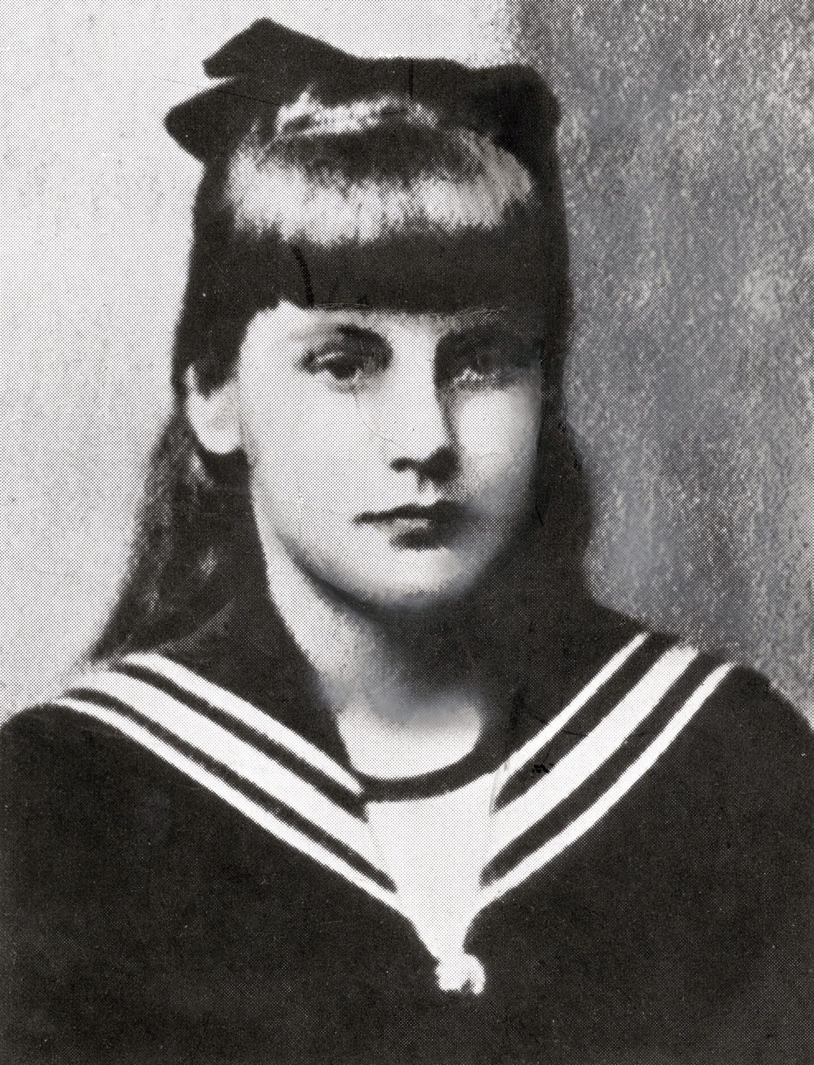 Greta Garbo – The Mysterious Star Who Delivered Secrets (image credits: wikimedia)
