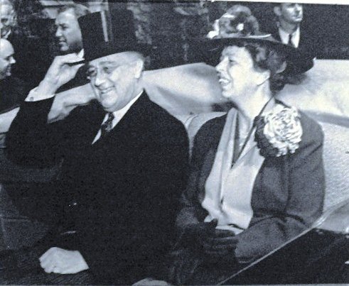 Franklin & Eleanor Roosevelt (20th Century, U.S.) (image credits: wikimedia)