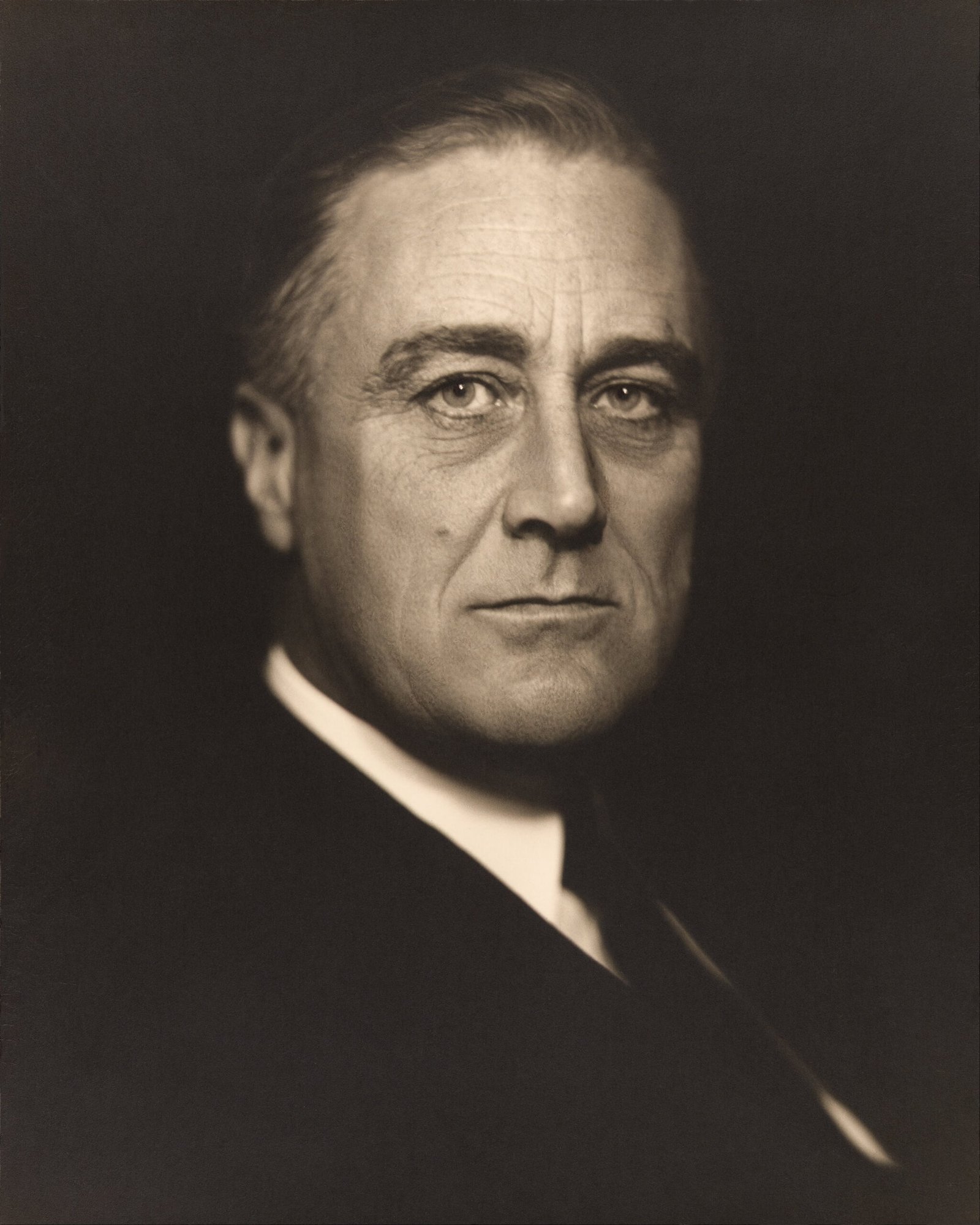 Franklin D. Roosevelt – Japanese Internment Camps (image credits: wikimedia)