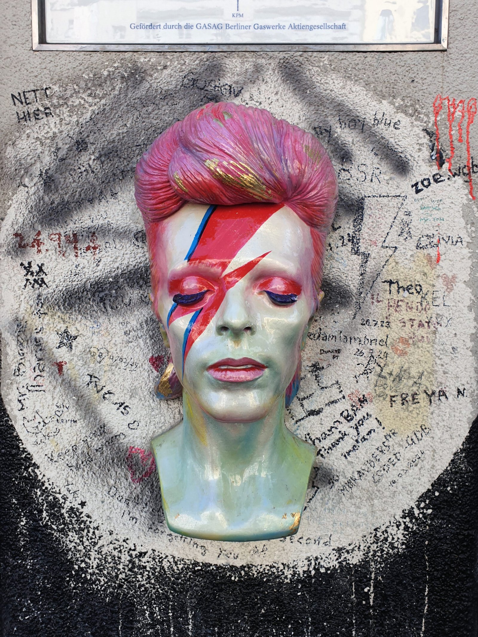 David Bowie’s Berlin Years & the Fall of the Wall (1970s-1987) (image credits: wikimedia)