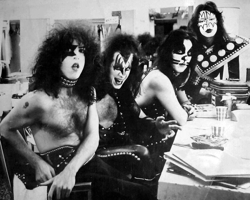 KISS Members – Face the Music: A Life Exposed (2014) & Makeup to Breakup (2012) (image credits: wikimedia)