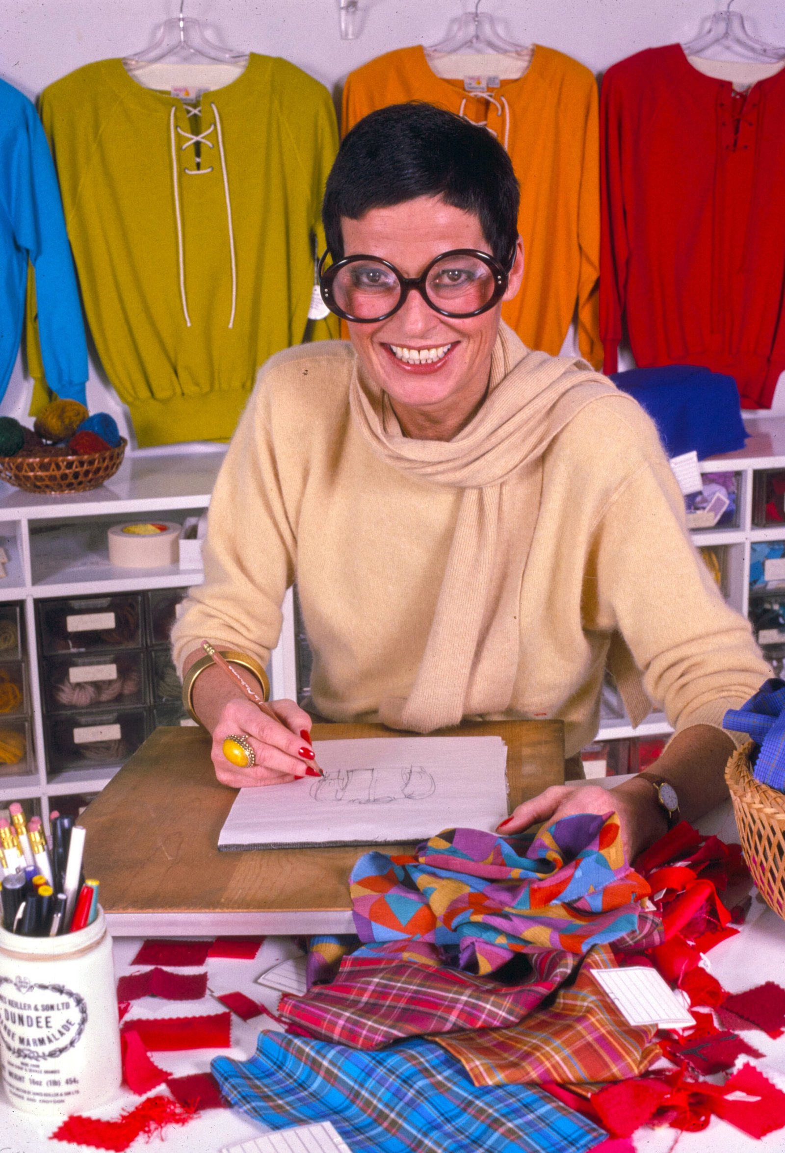 7. Liz Claiborne (1980s–1990s Powerhouse, 2000s Fade-Out) (image credits: wikimedia)
